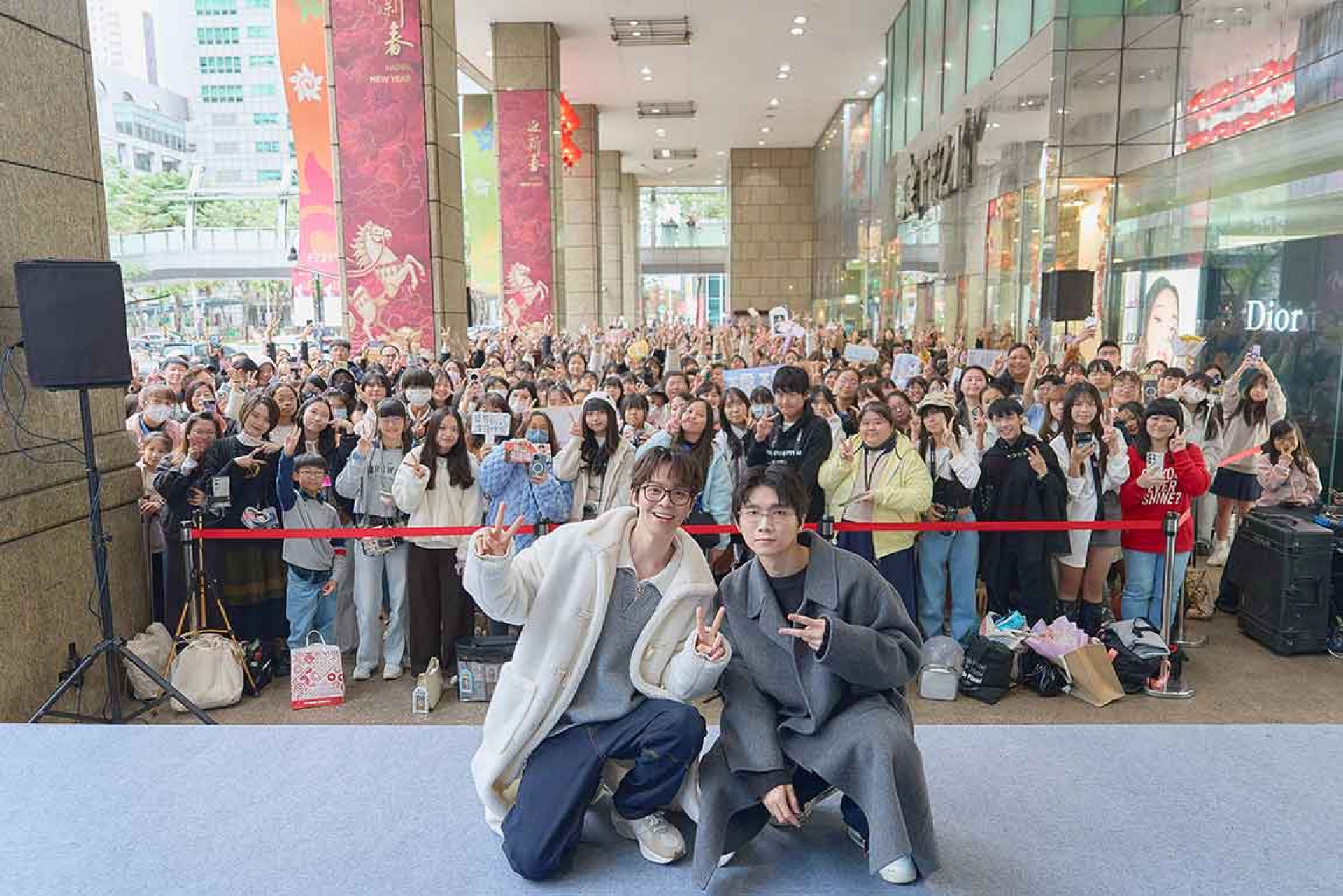 百萬 YouTube 黃氏兄弟出席EASE 香氛一日店長!超過 500 人到場見證驚喜慶生(EASE 香氛 提供)