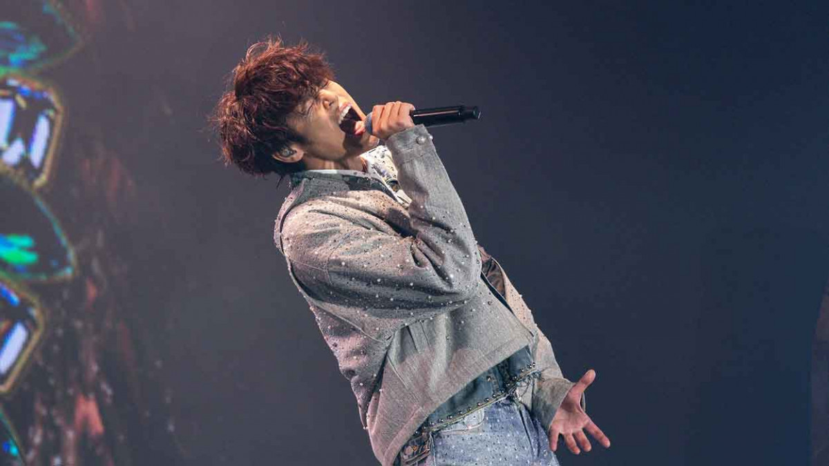 宮野真守無懼寒流短袖短褲登台 飛吻連發甜喊「你很可愛」