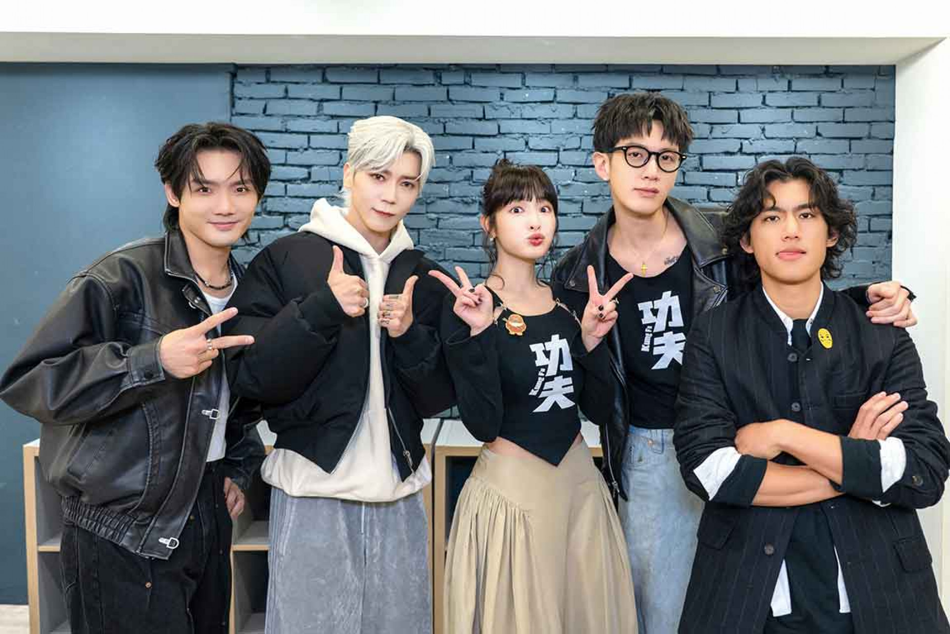 徐暐翔 (左起)、Bii畢書盡、王淨、柯震東、朱軒洋