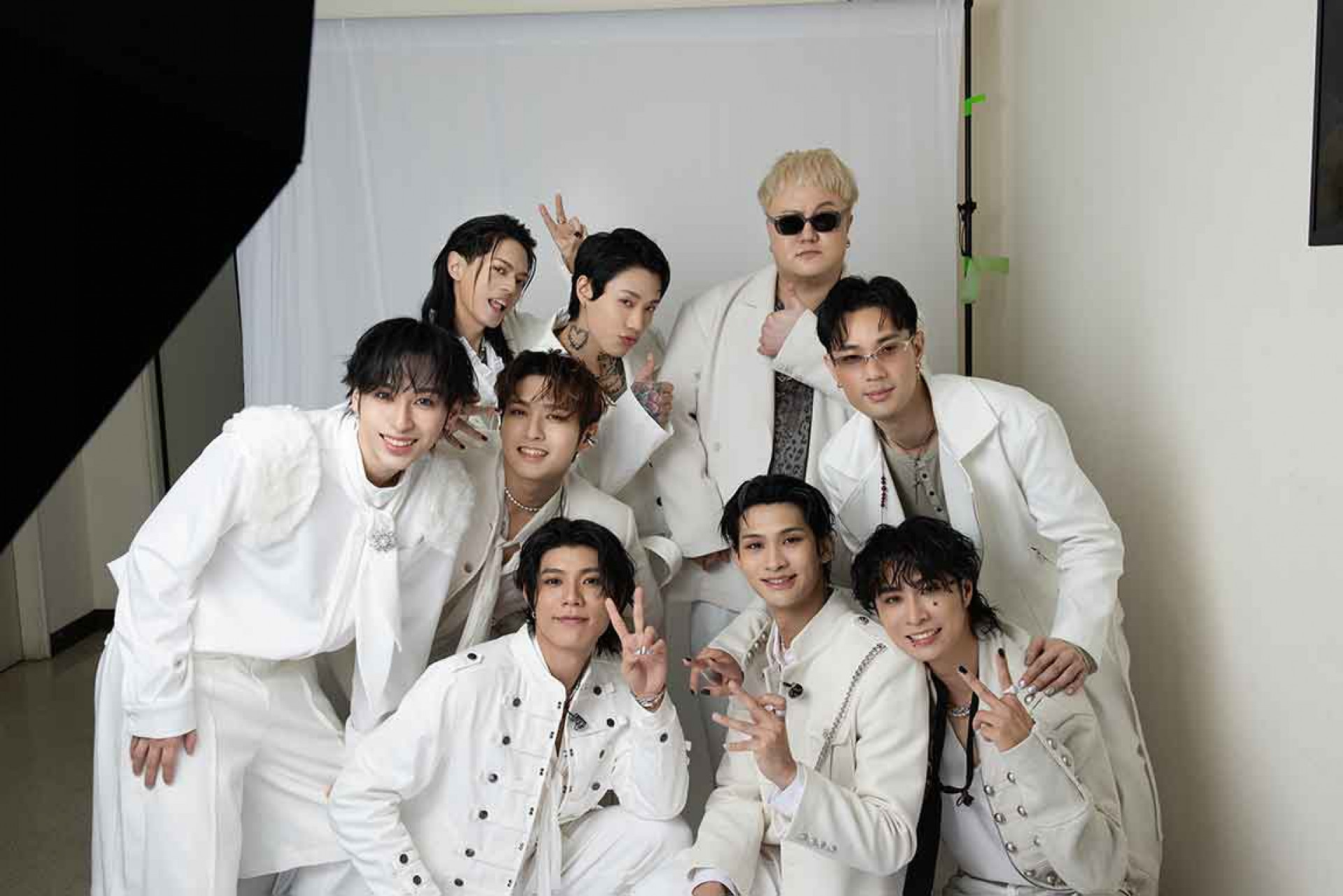 FEniX白隊開場!期待退伍合體重啟演唱會 2026直攻金曲獎(華納音樂-提供)