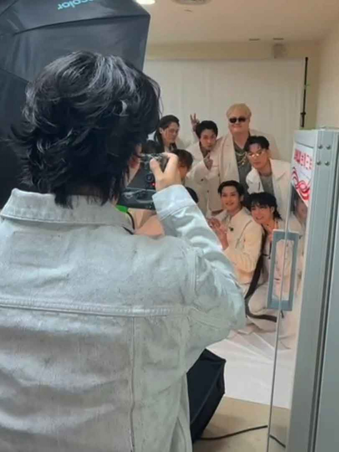 2026紅白最強彩蛋！蕭煌奇掌鏡幫同門師兄弟們合影 新技能解鎖（華納音樂-提供）