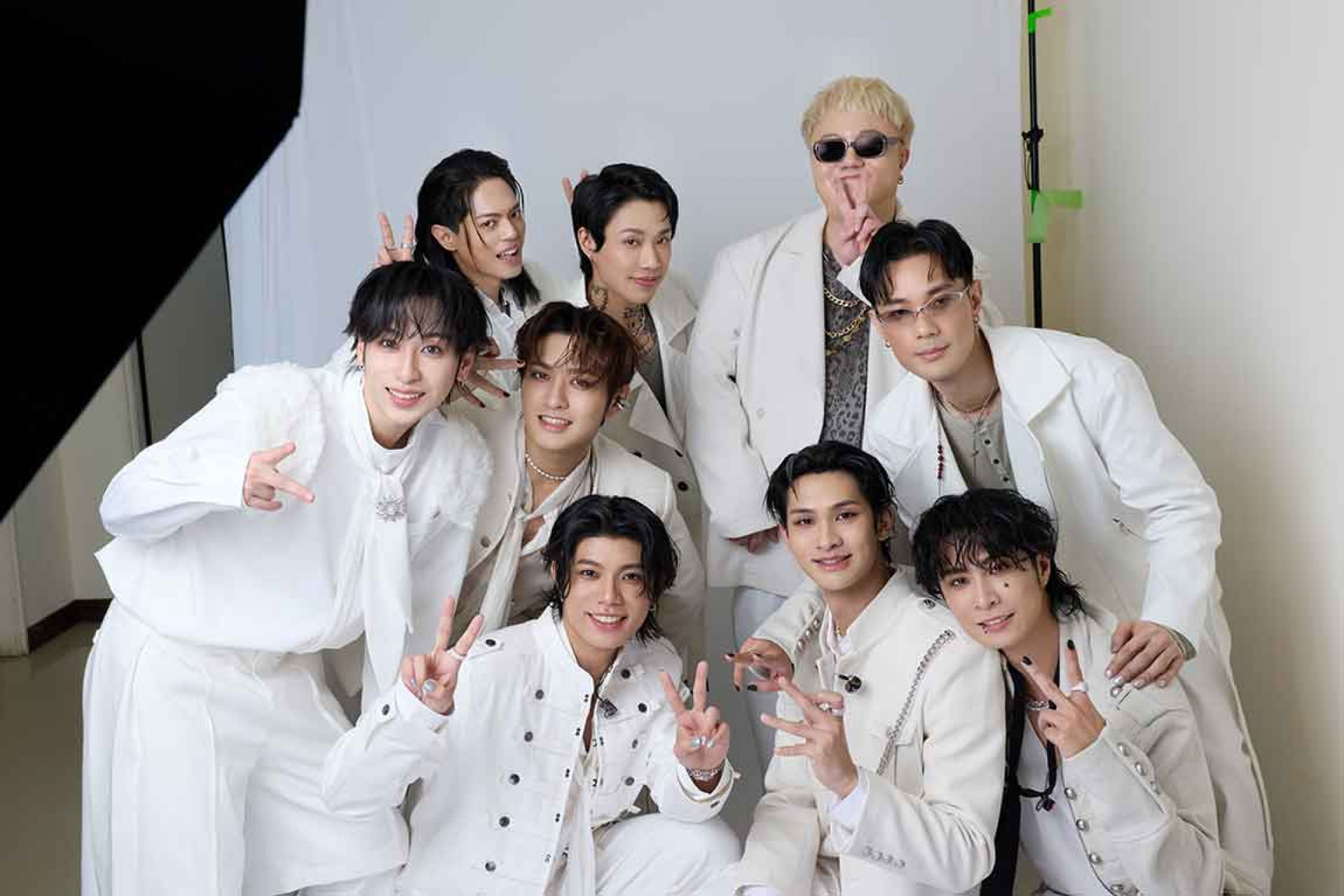 TRASH紅白獻唱人氣代表作〈終究還是因為愛〉（華納音樂-提供）