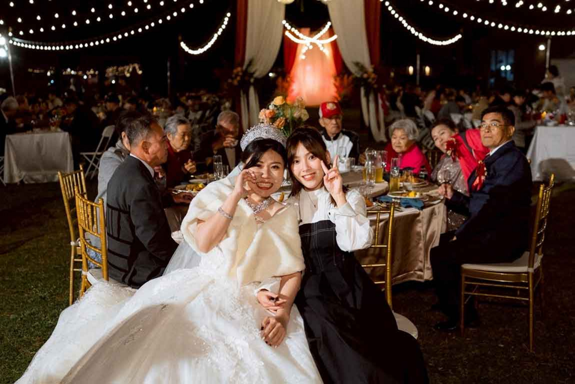 「新世代OST女王」陳佩賢不僅以神秘嘉賓身分現身,更受邀擔任婚禮證婚人