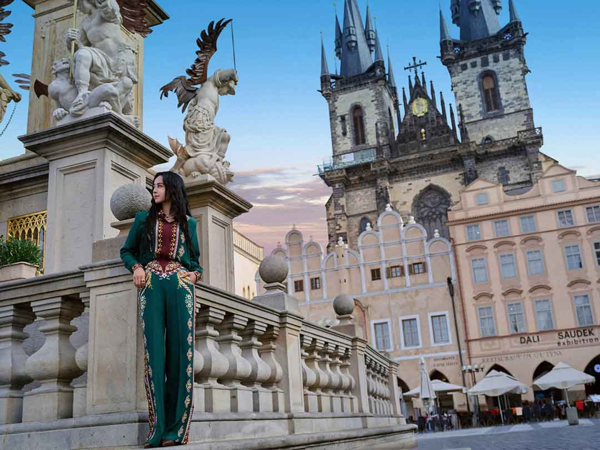 JOLIN遠赴當地取景拍攝,完成當年未能親赴布拉格拍攝MV的遺憾