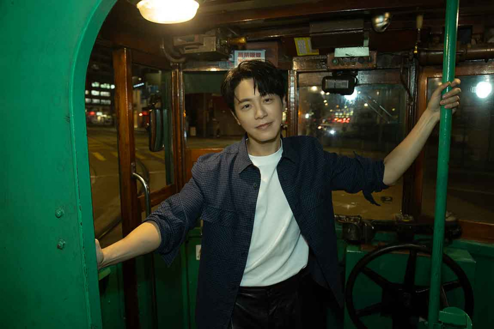 韋禮安跨世紀戀曲系列三小EP第二彈《LOVE WEI BACK Vol.2》一秒瞬移90年代 打造3首全新情歌