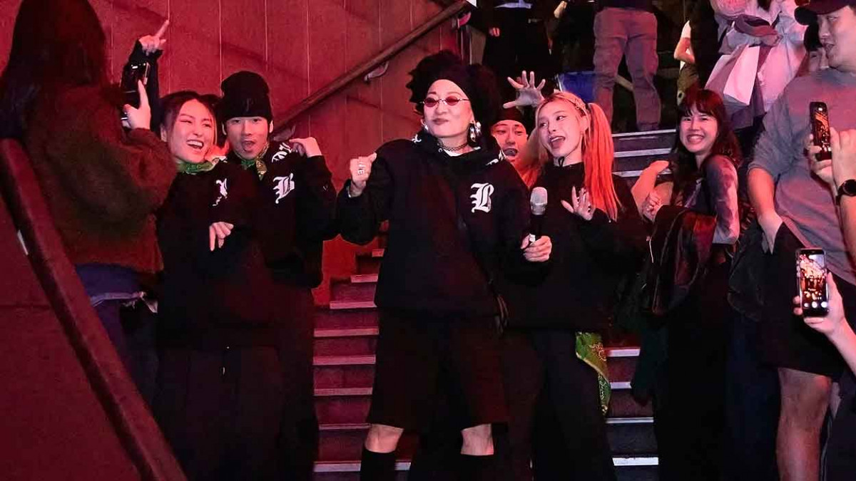 「樂壇傳奇」比莉〈阿福羅火山〉熱潮延燒到最潮地標 夜店快閃女王氣場全開