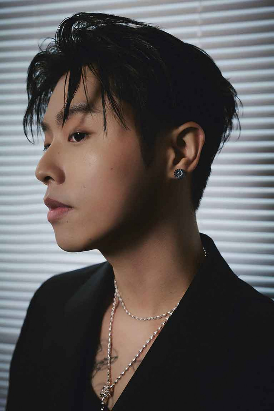 HowZ新專輯用花語談愛情 媒體聽歌會還親手送香水