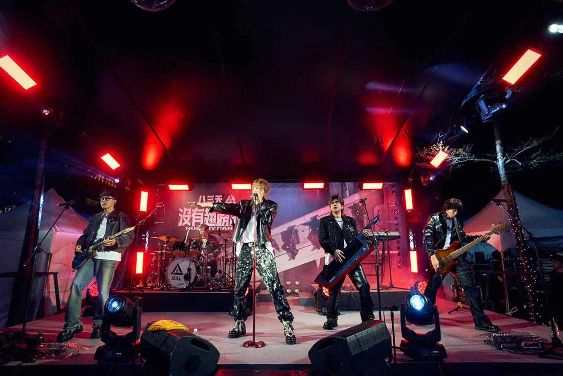 後排: 阿電;前排左起:劉逼、阿璞、小橘、霸天