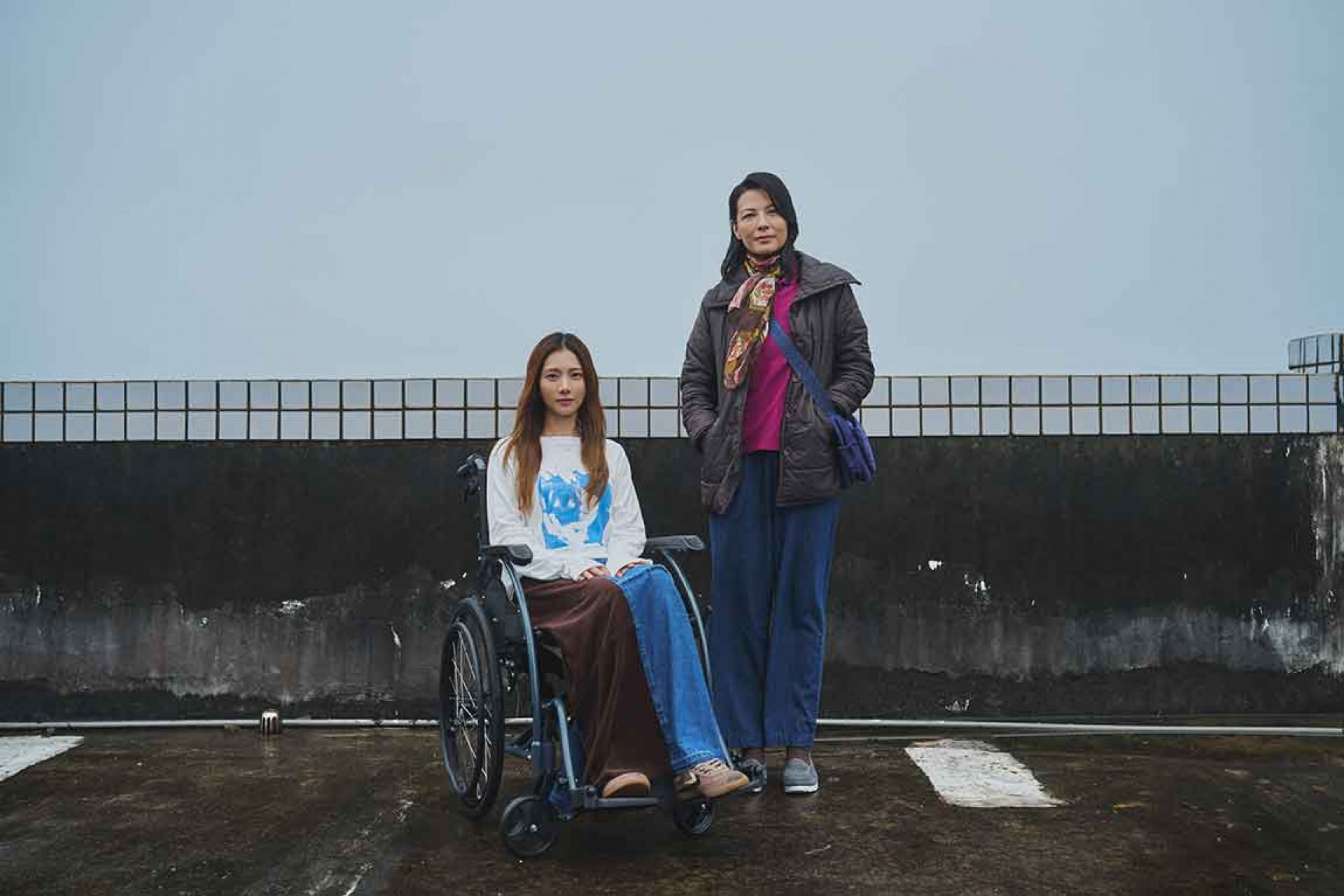 蔡黃汝(左起)、陳孝萱