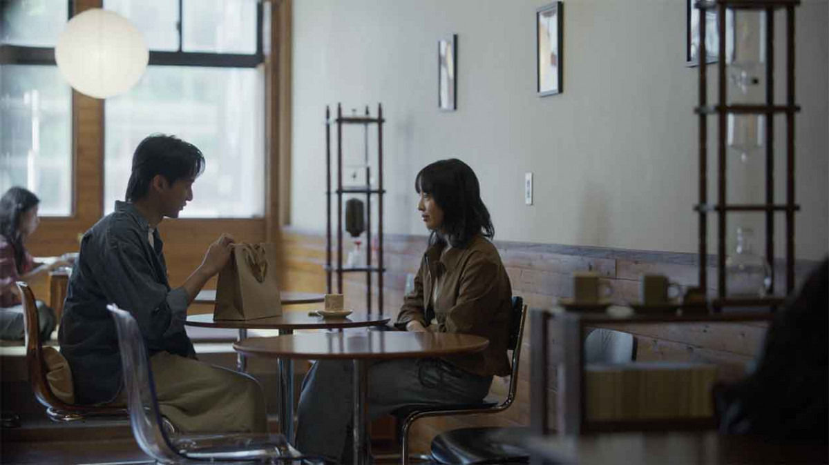 椅子樂團〈人去樓空〉、〈生份的你〉失戀記事雙MV 王渝萱、吳翰林舉手投足惹哭網友