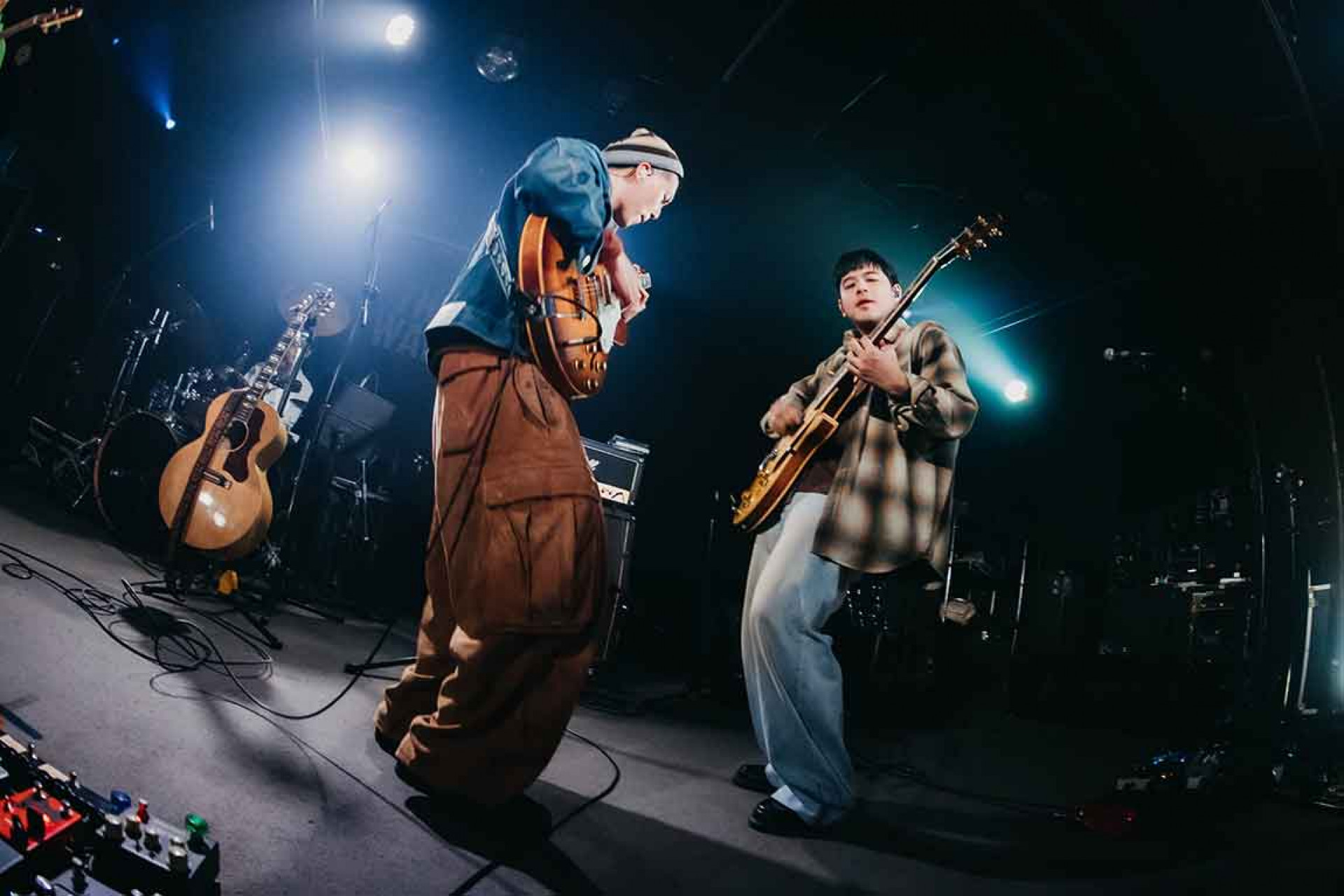 現場驚見「佈道大會」 主唱本山領全場狂喊「我不要」（圖_ 放飛音樂 提供）