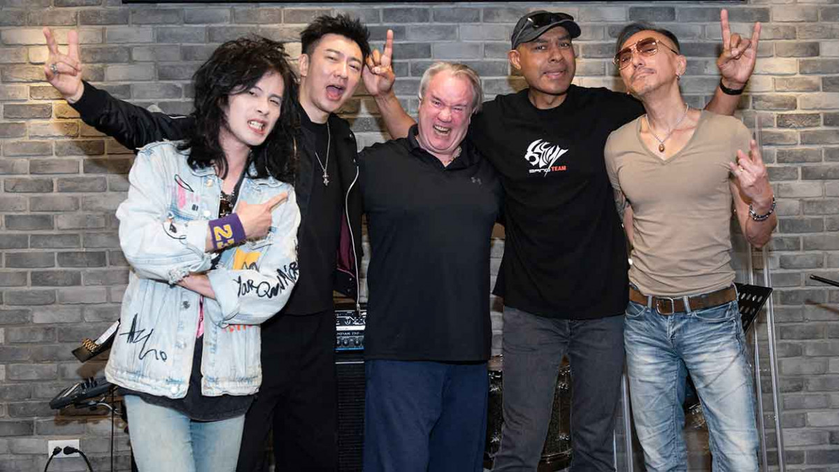 信樂團成軍24年「信念不滅」歌迷成特效藥支撐 恩師司徒松驚喜現身綵排現場