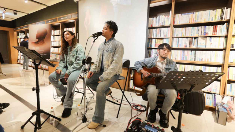 大Q秉洛於台中舉辦《唱癮》音樂會 歌迷「原地圈粉」霸氣無極限 當場豪送精品包