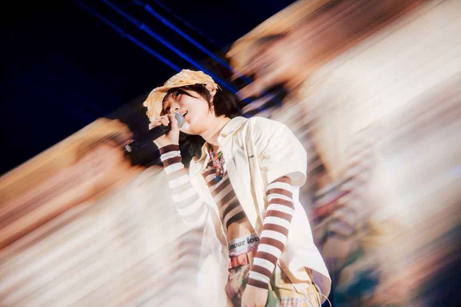 串流破億歌手とた (tota) 唱掀海線熱潮