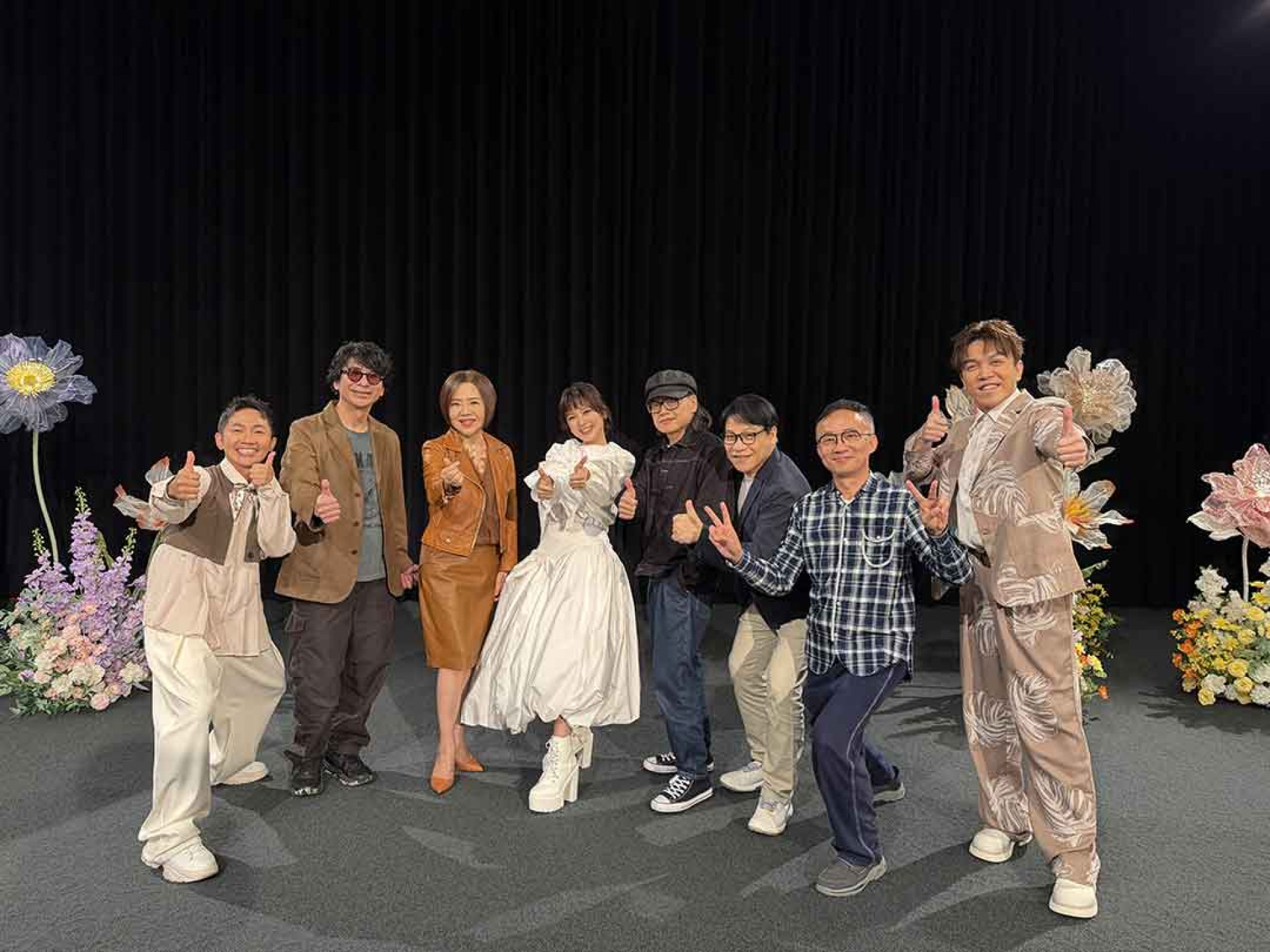 左起 蔡昌憲、荒山亮、于美人、翁鈺鈞、流氓阿德、伍浩哲、許常德、許志豪皆出席力挺 ( 三立電視藝能中心 提供 )