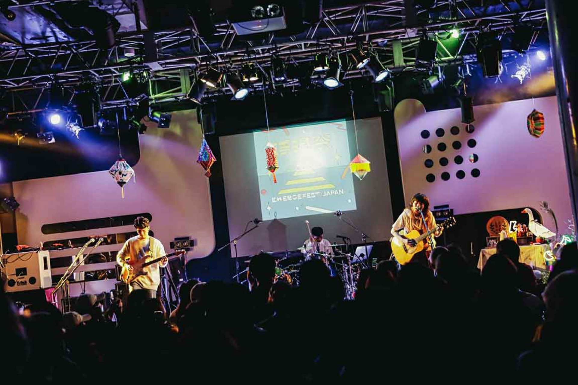 持修在日本演出照（圖_ duo MUSIC EXCHANGE 提供）