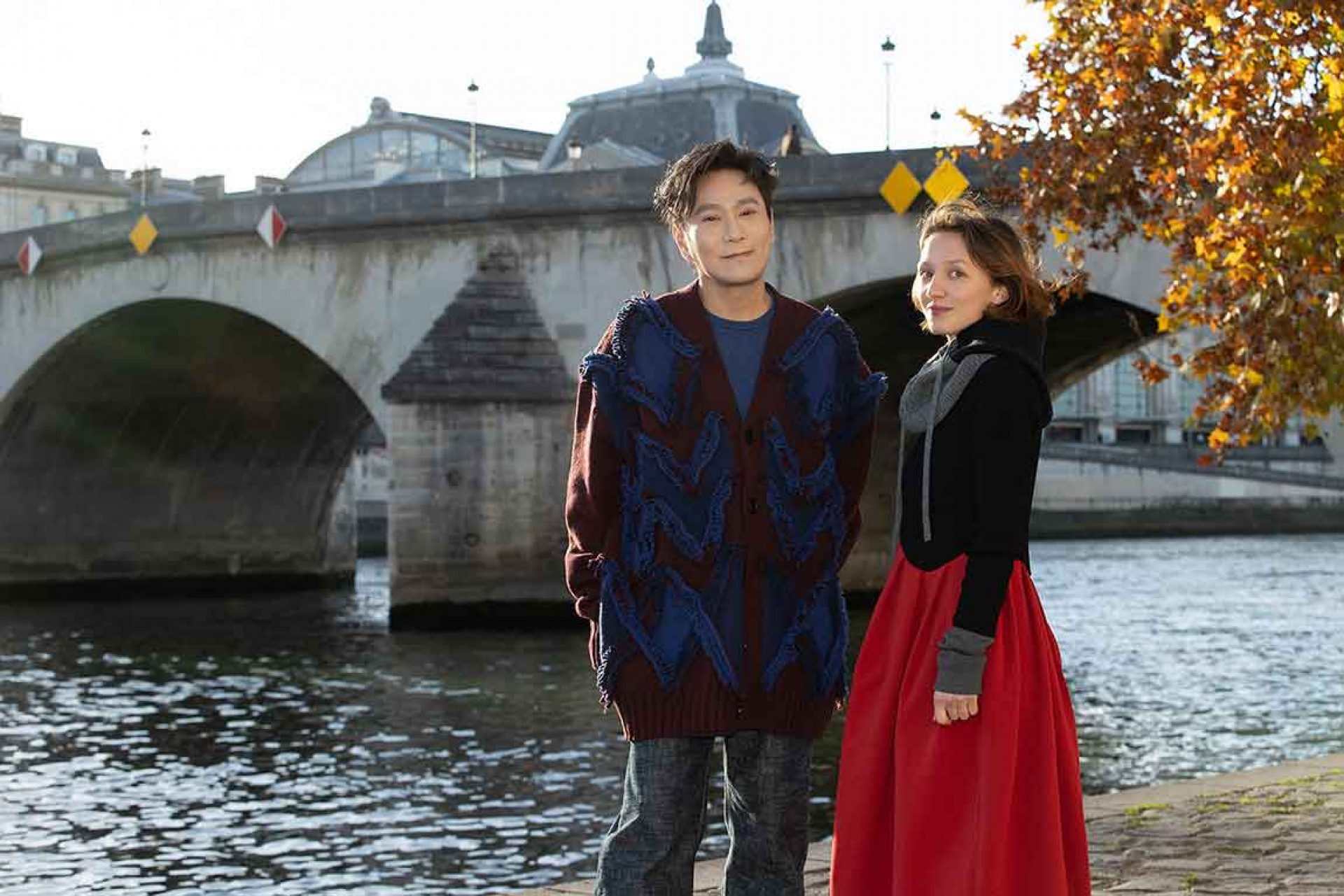 張信哲致敬梵谷  奧維爾小鎮拍攝〈萬語千言〉 MV