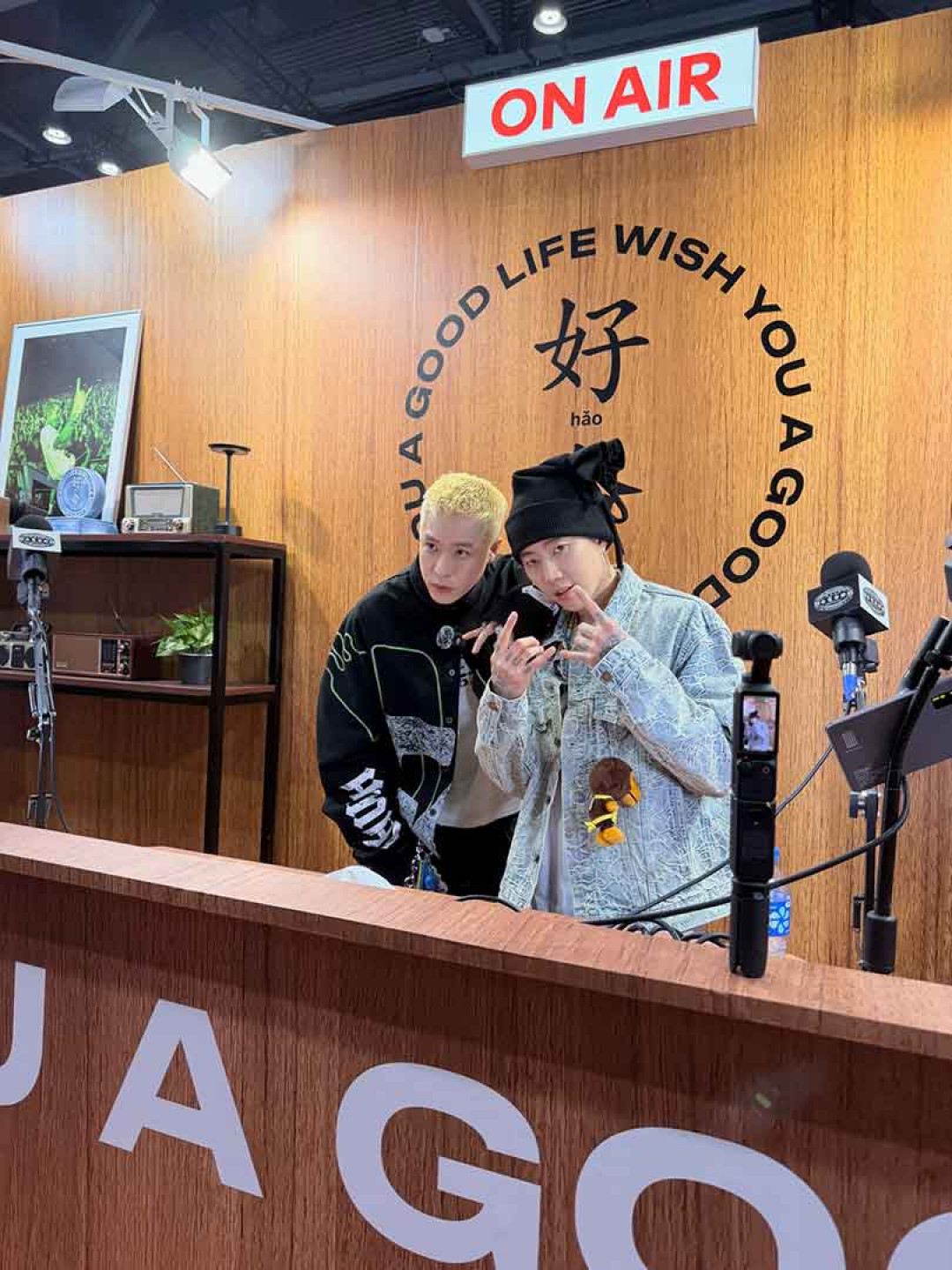 周湯豪與好友韓國嘻哈天王 Jay Park朴宰範