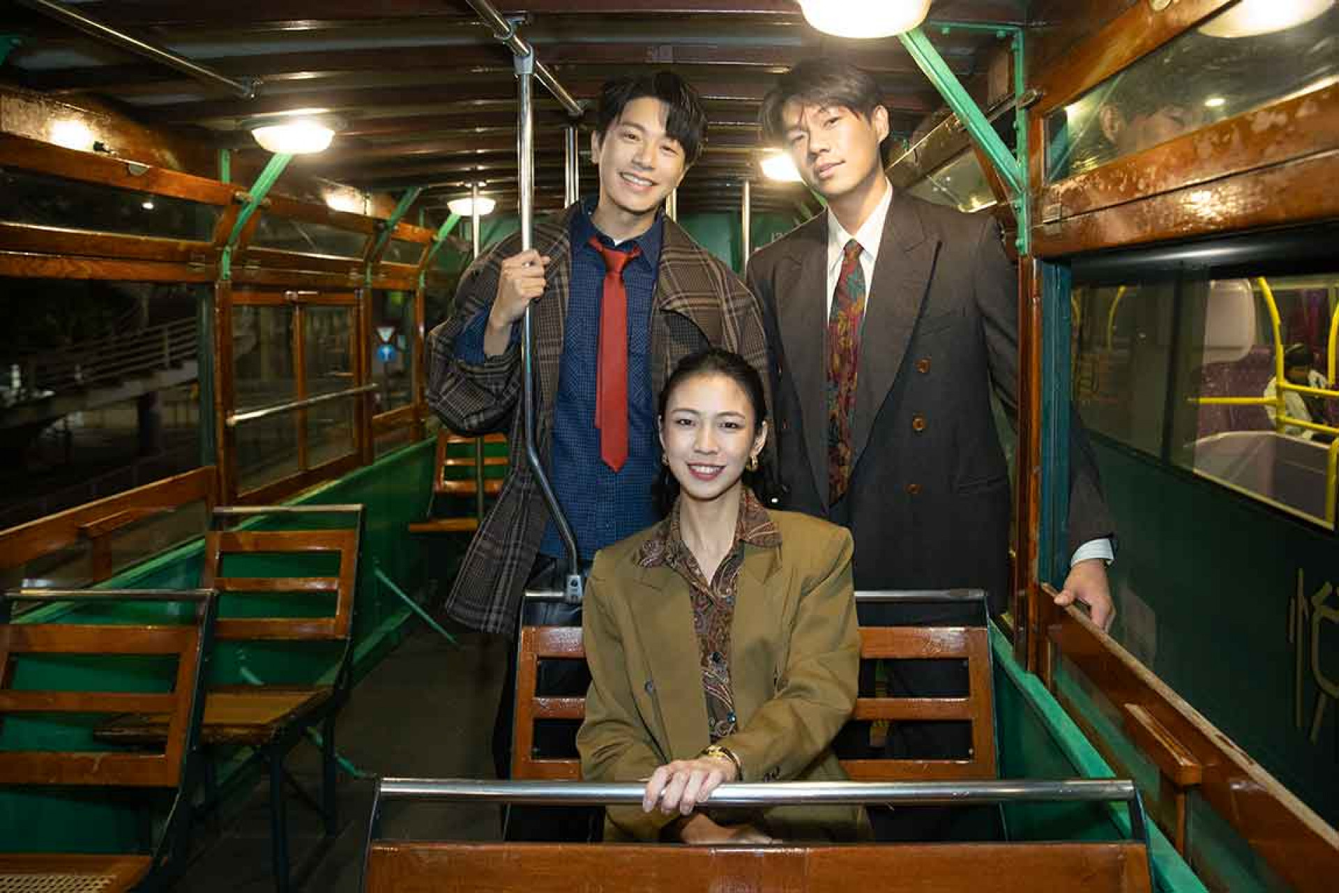 韋禮安(後排左起)、柯煒林；馬士媛(前排)