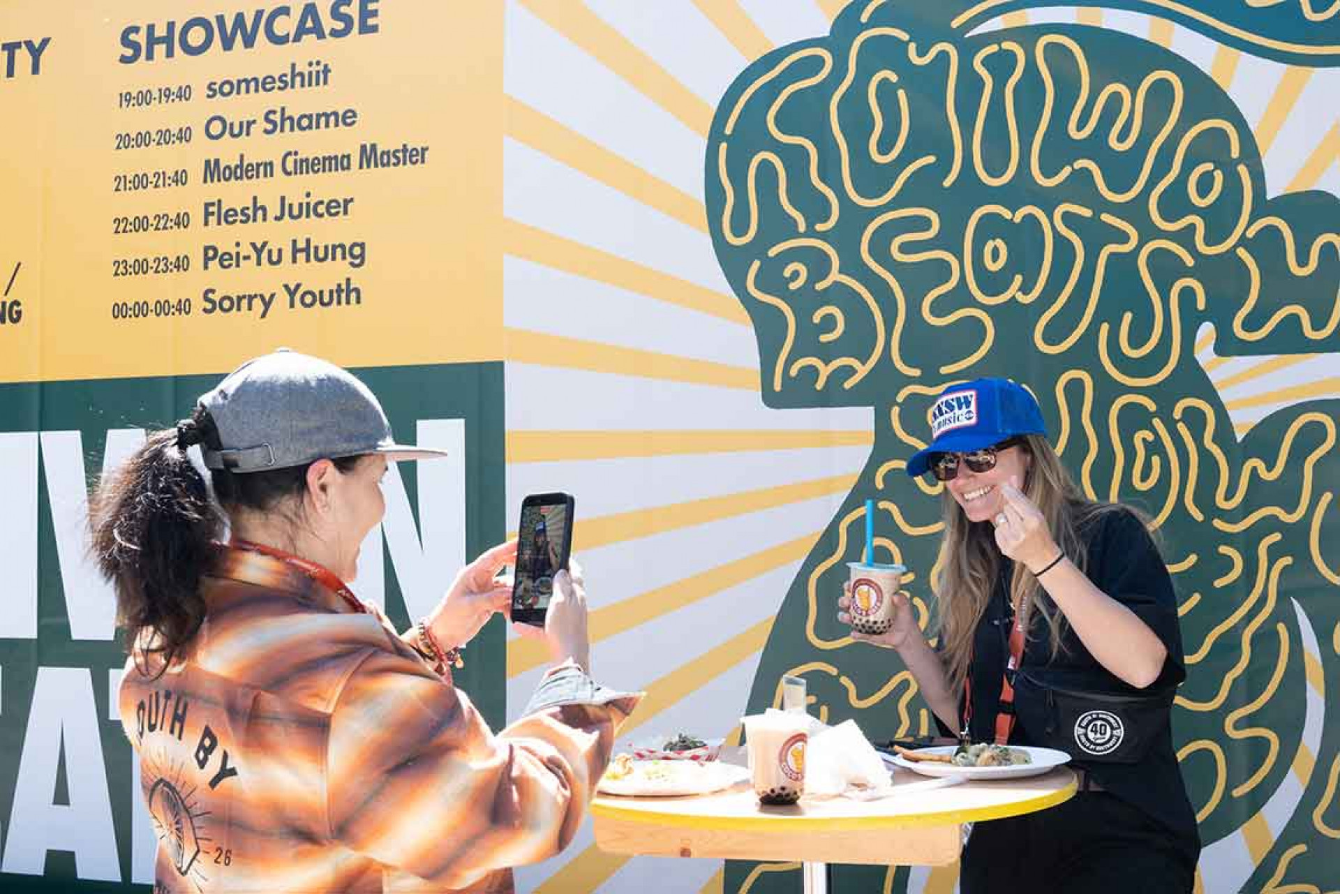 Day Party 現場準備珍珠奶茶、鹽酥雞、控肉飯、春捲等道地臺灣小吃，打造完整文化體驗。