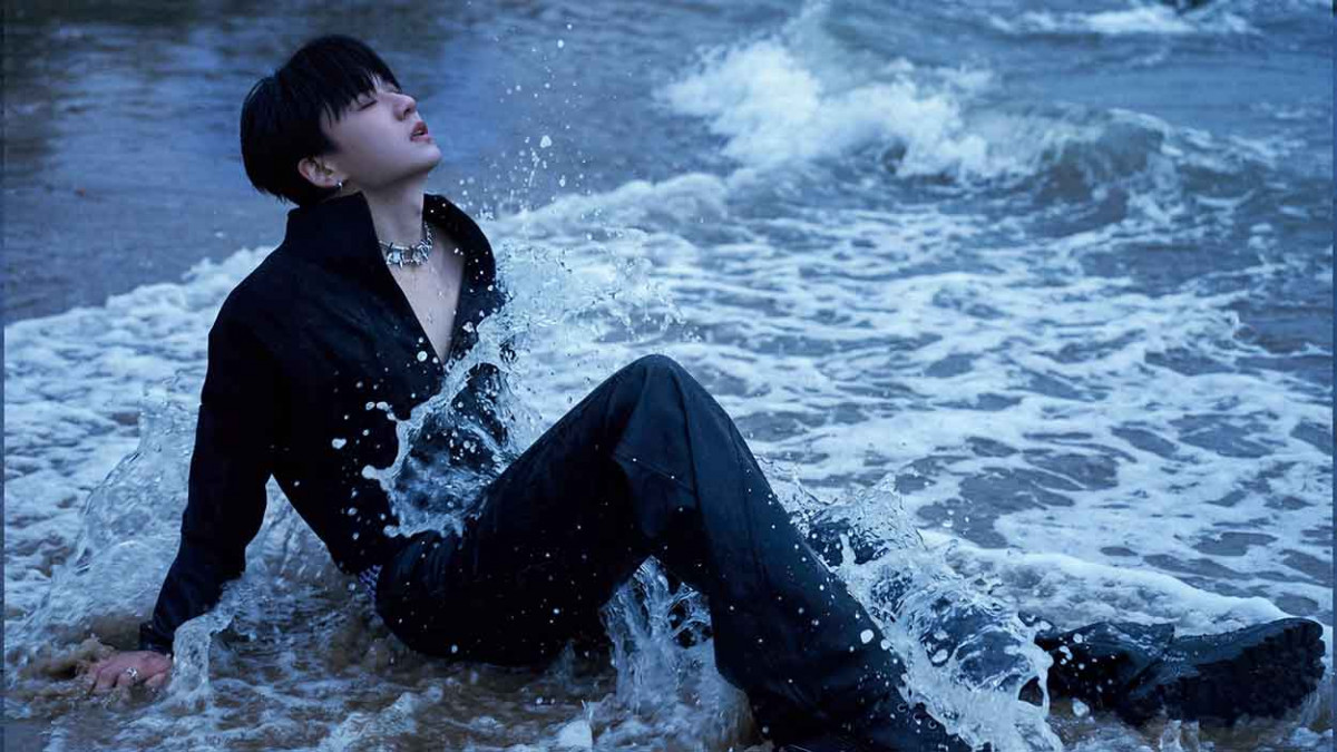 安全感男聲周祖安首支個人單曲 心碎療癒情歌〈不想再讓你哭〉MV 化身帥氣白馬王子 不畏寒流直接入海