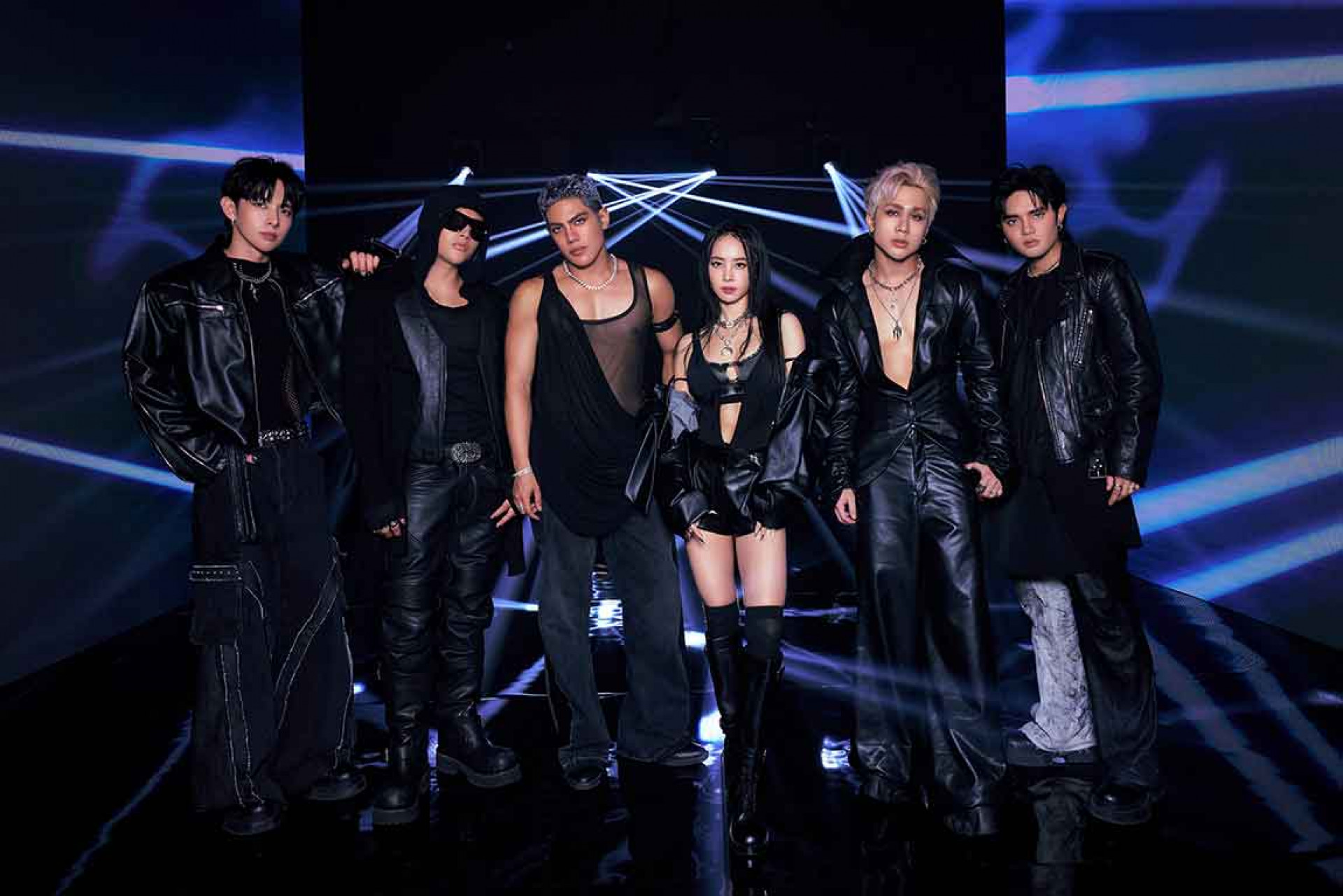 〈Emoji〉由成員Pablo+Ken與 JOLIN共同創作