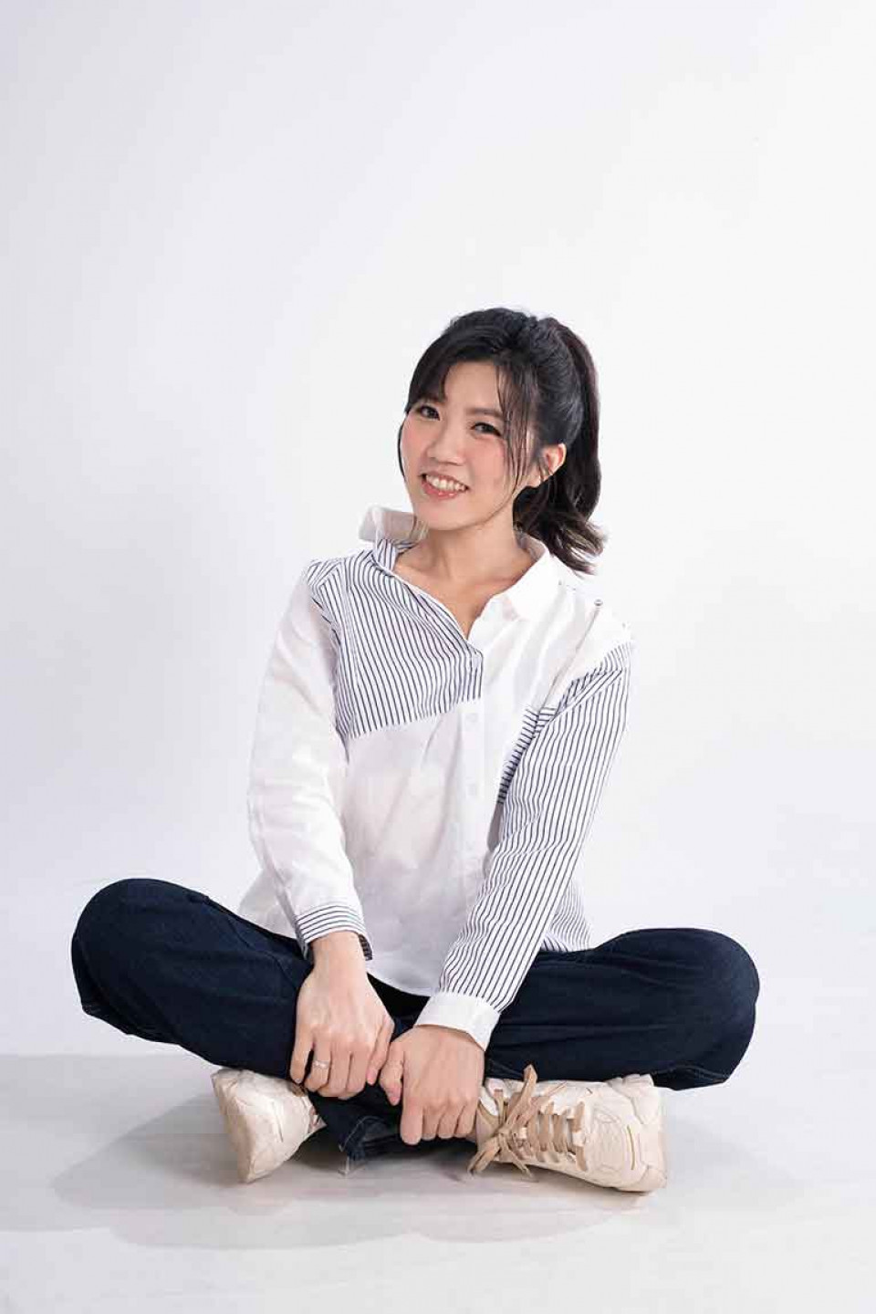 林希子被金鐘主持人劉玉霖欽點出道 首專全創作《我披著世界轉動》