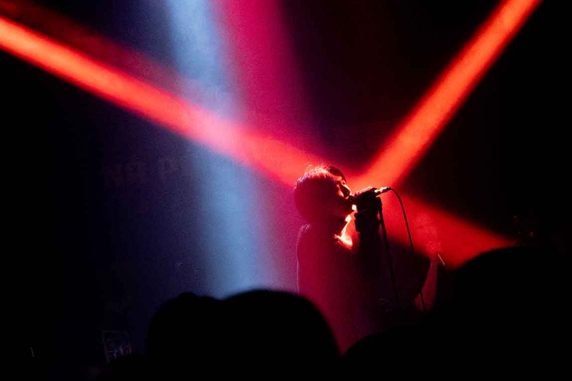 昭霖與製作人李雨寰，偕手推出以電子音樂為基底且風格獨具的台語歌，宣告下月再推新作，敬請樂迷期待（提供：出日音樂）