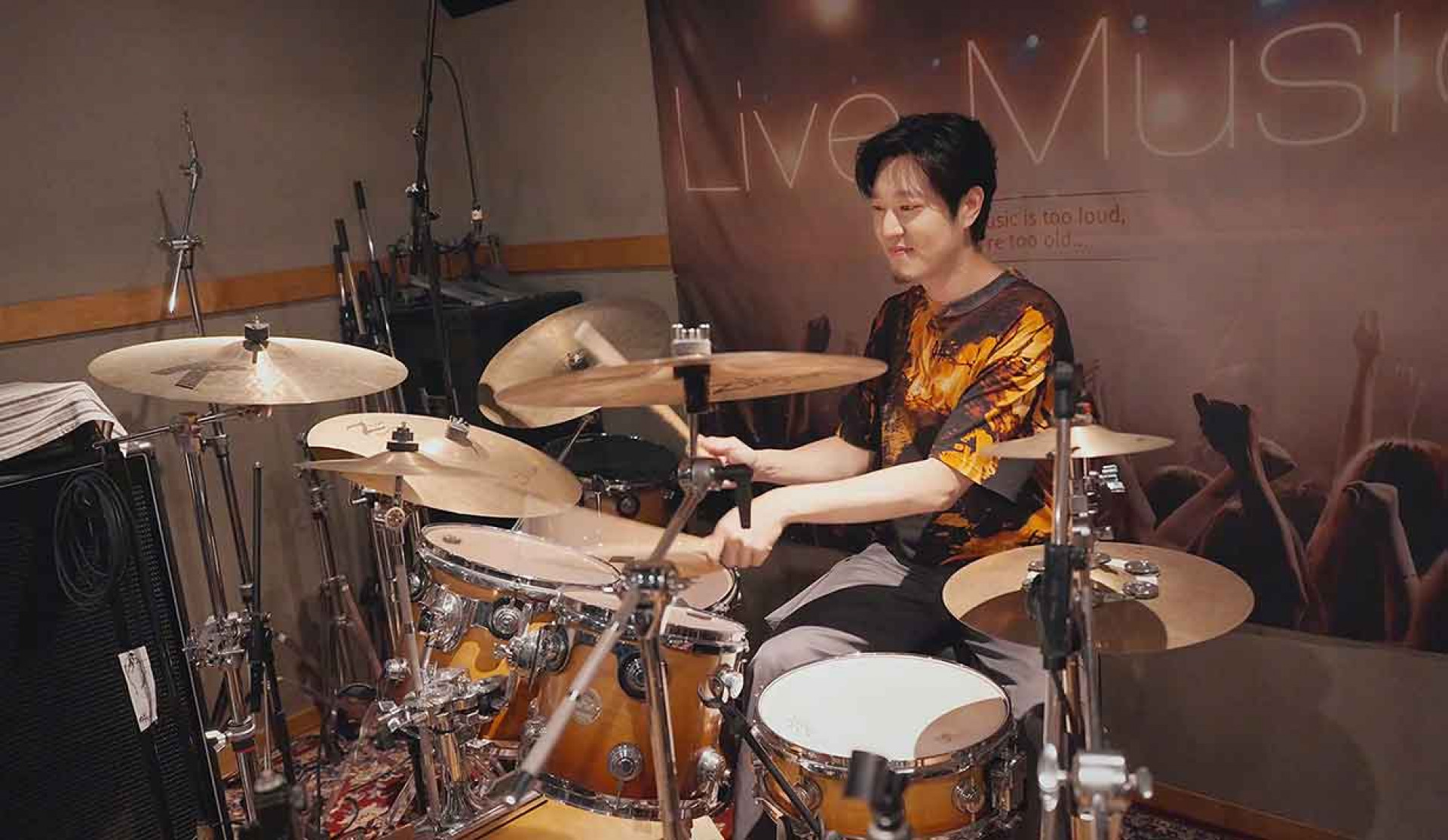 麋先生逸凡美食入口嗨喊:Solo 40分鐘沒問題!(相信音樂提供)