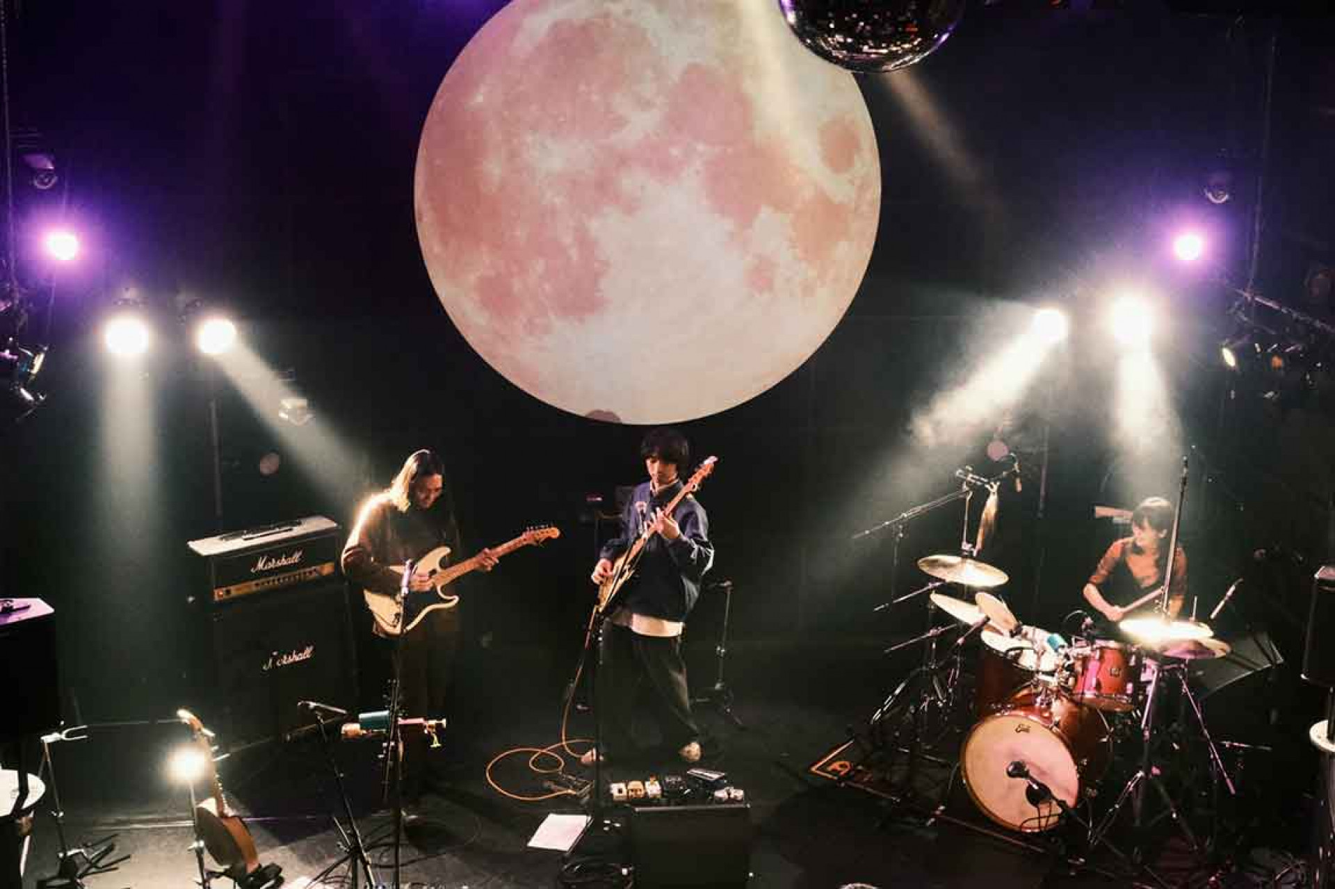 百合花打造台語搖滾音樂風格