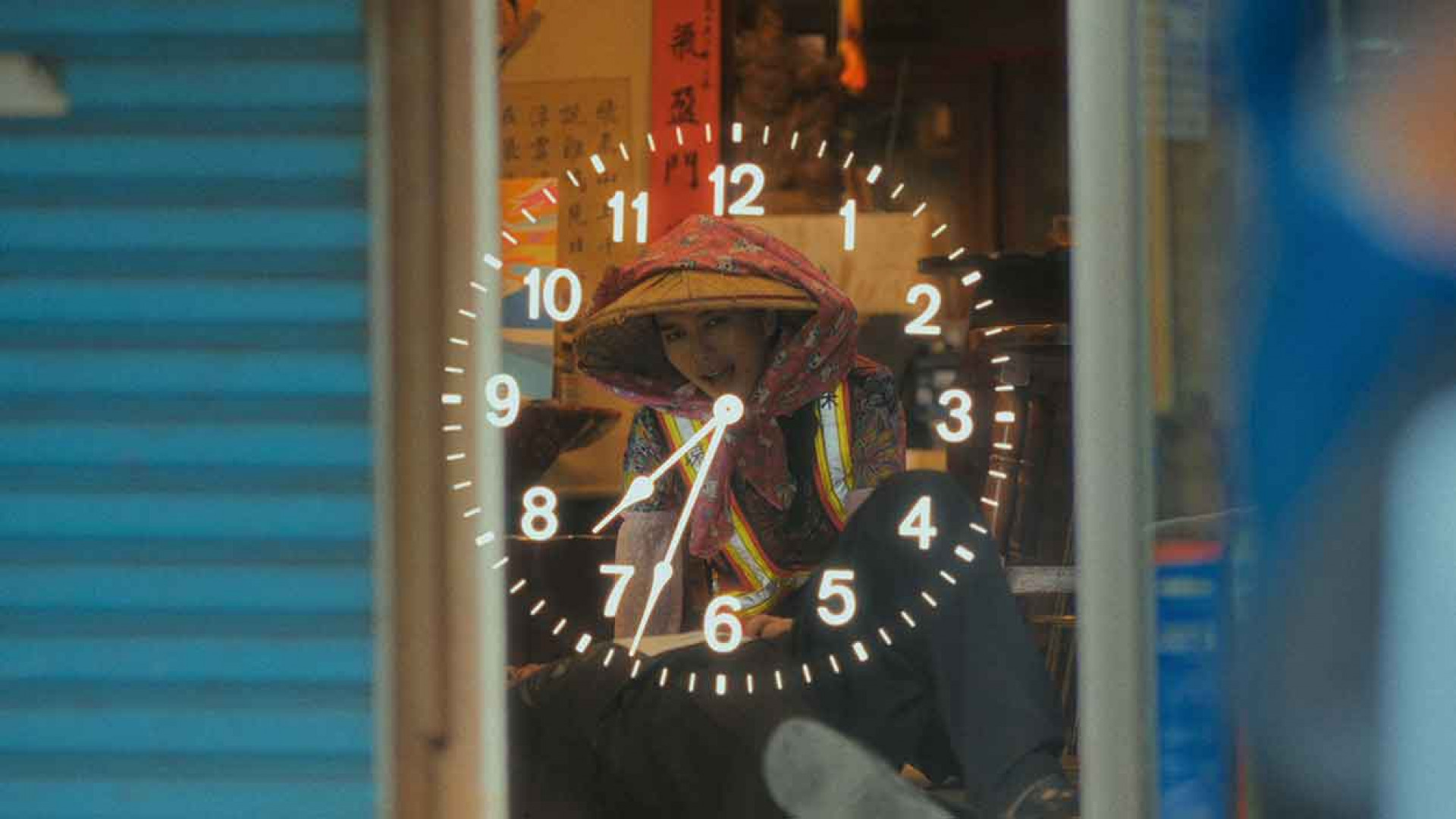 百合花在〈怪味〉MV搞怪亮相