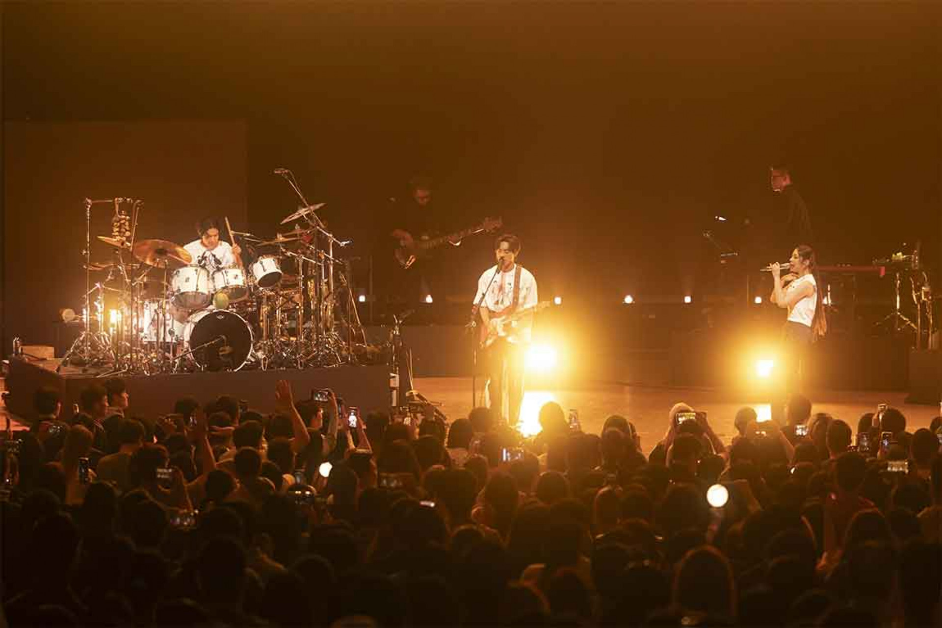 告五人日前在大蘋果紐約、書香波士頓雙城熱情開唱。（相信音樂提供）