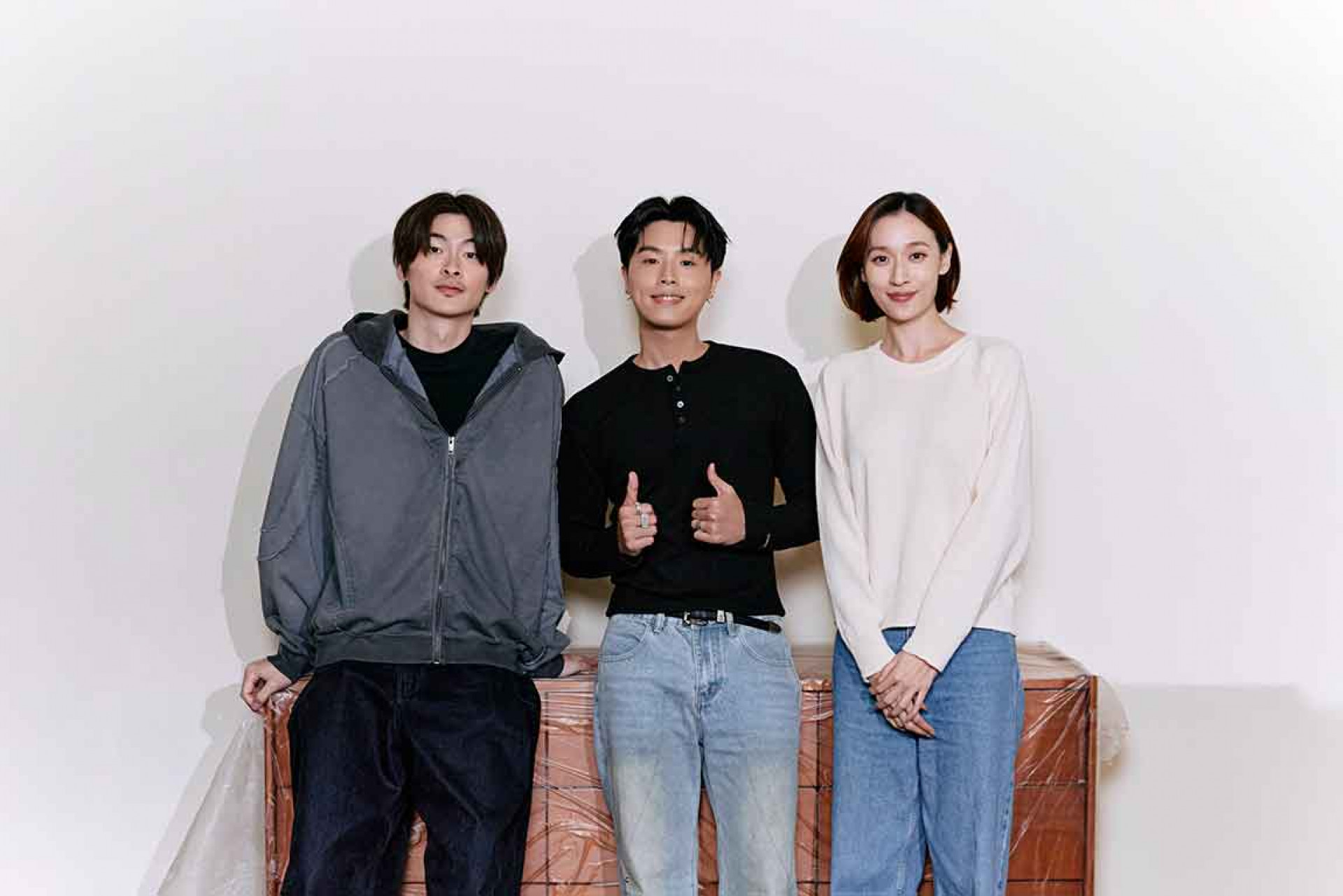 HowZ(中)-主打歌〈當作妳死了〉引用「彼岸花」寓意, MV 揪心演繹放下過往的斷捨離