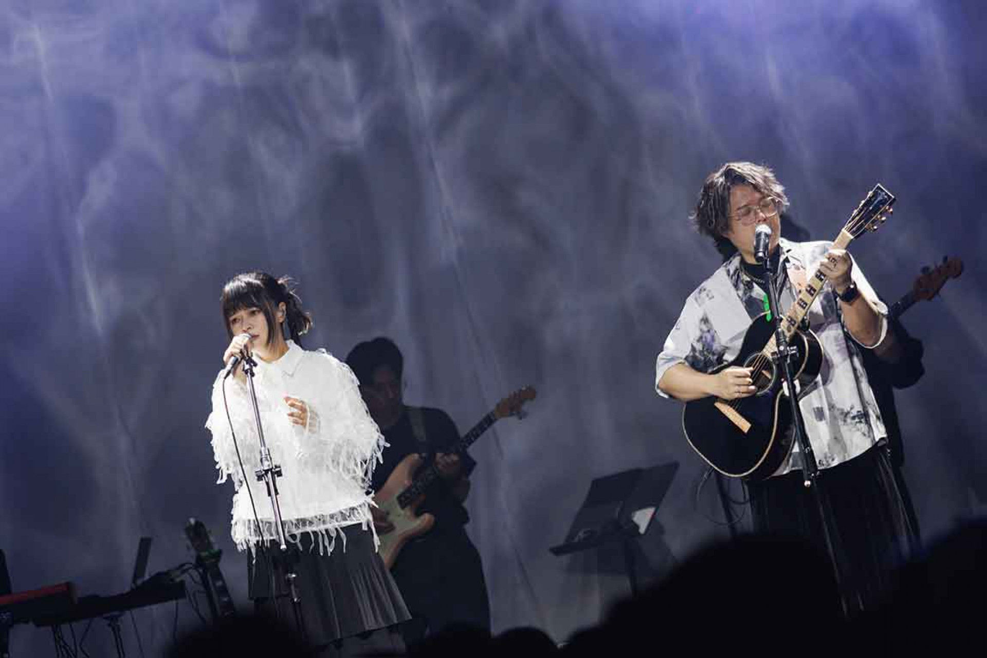 易祺(右)宣布將退居幕後(圖_ 知間文化)