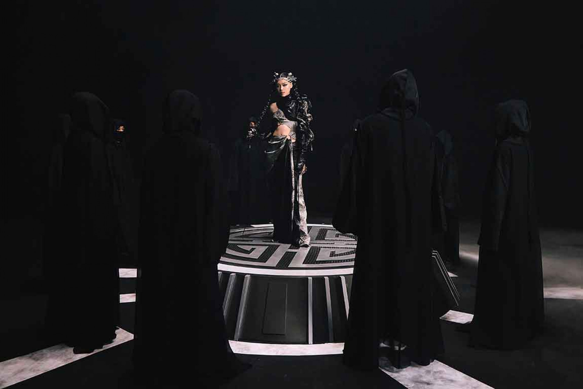 新加坡創作歌手楚晴以MV《BURNOUT DYNASTY》入圍柏林音樂錄影帶獎 「最佳視覺特效」獎項 ( JFJ Productions 提供 )