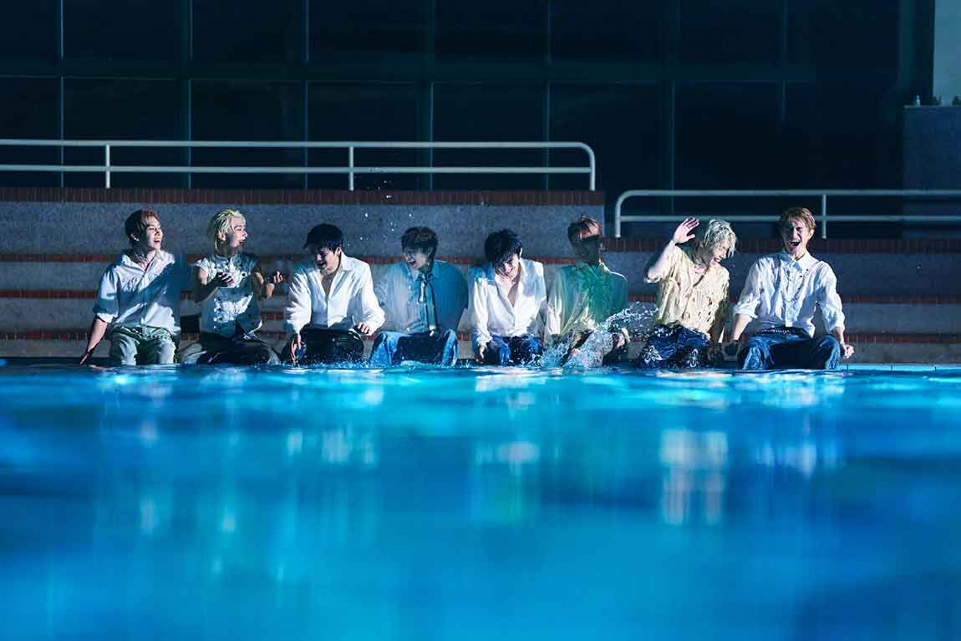 ARKis白衣濕身照炸網!肌肉若隱若現 新歌性感指數破表