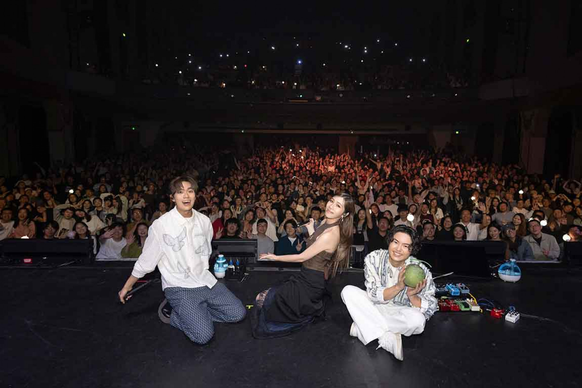 告五人與上千名歌迷完成跨越時空、不可複製的感官盛宴。（相信音樂提供）