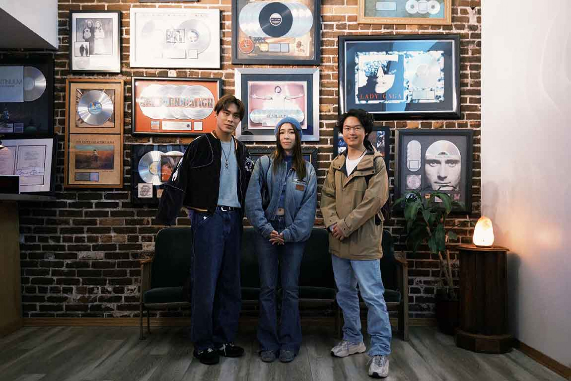 告五人把握空檔朝聖洛杉磯的傳奇錄音室 Village Studios。(相信音樂提供)