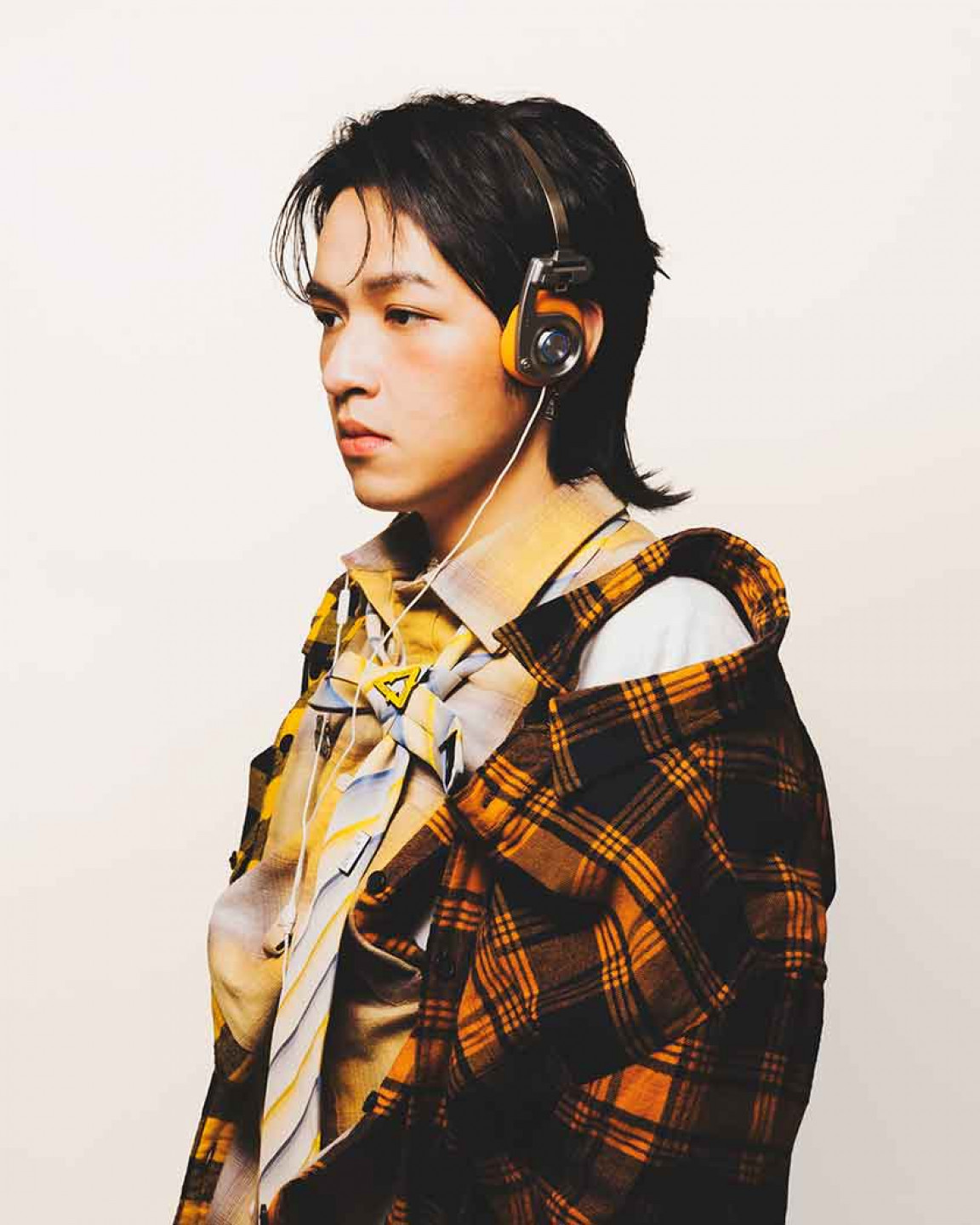 艾蜜莉AMILI推出全新專輯《悲劇演員》,以「悲劇演員」的視角出發,拆解生活裡的「悲劇」氛圍與「演員」角色。