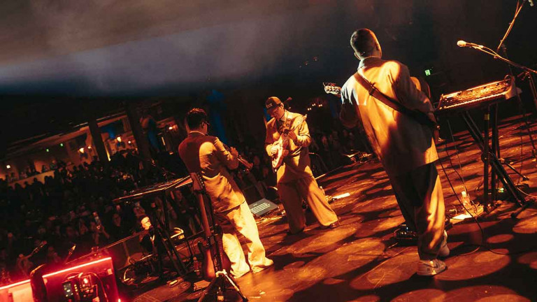 落日飛車「Q來Q去」高雄站宣告秒殺完售！正式宣布8/9加碼連唱兩天