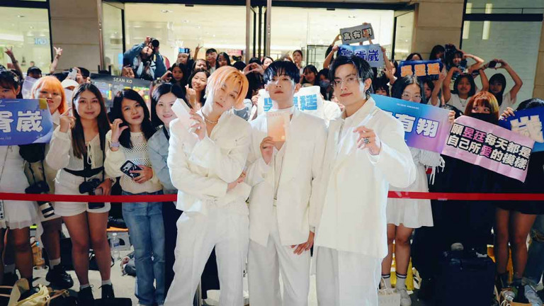 人氣全唱作男團U:NUS擔任一日店長！新單曲〈IDGAF〉到泰國拍MV幕後超反轉 冷到嘴唇發白