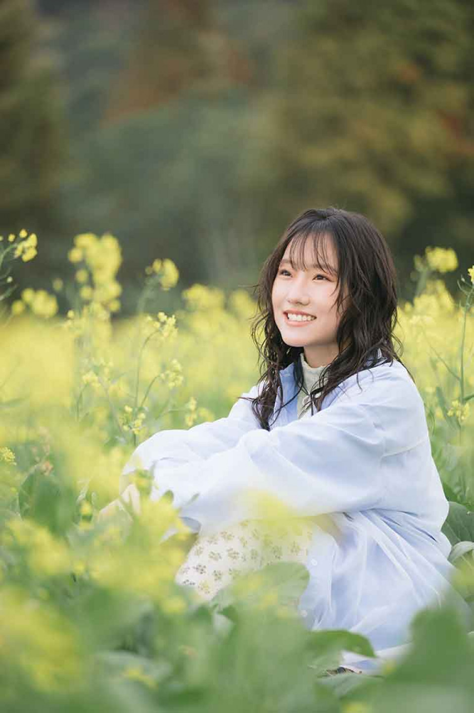 首張全創作專輯《想起你的時刻》以「想念」為核心，將日常中不經意浮現的情感，細膩譜寫成十首作品