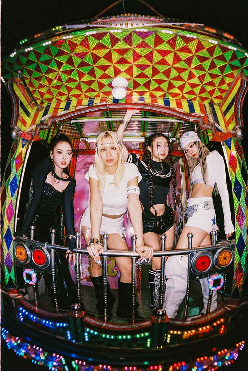 (左起:Vikky、JUD 陳泳希、熙妍、粼粼)