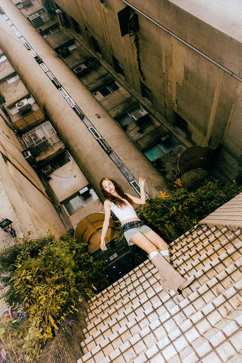 百萬 YouTuber 金針菇跨界發舞曲〈啊金價〉