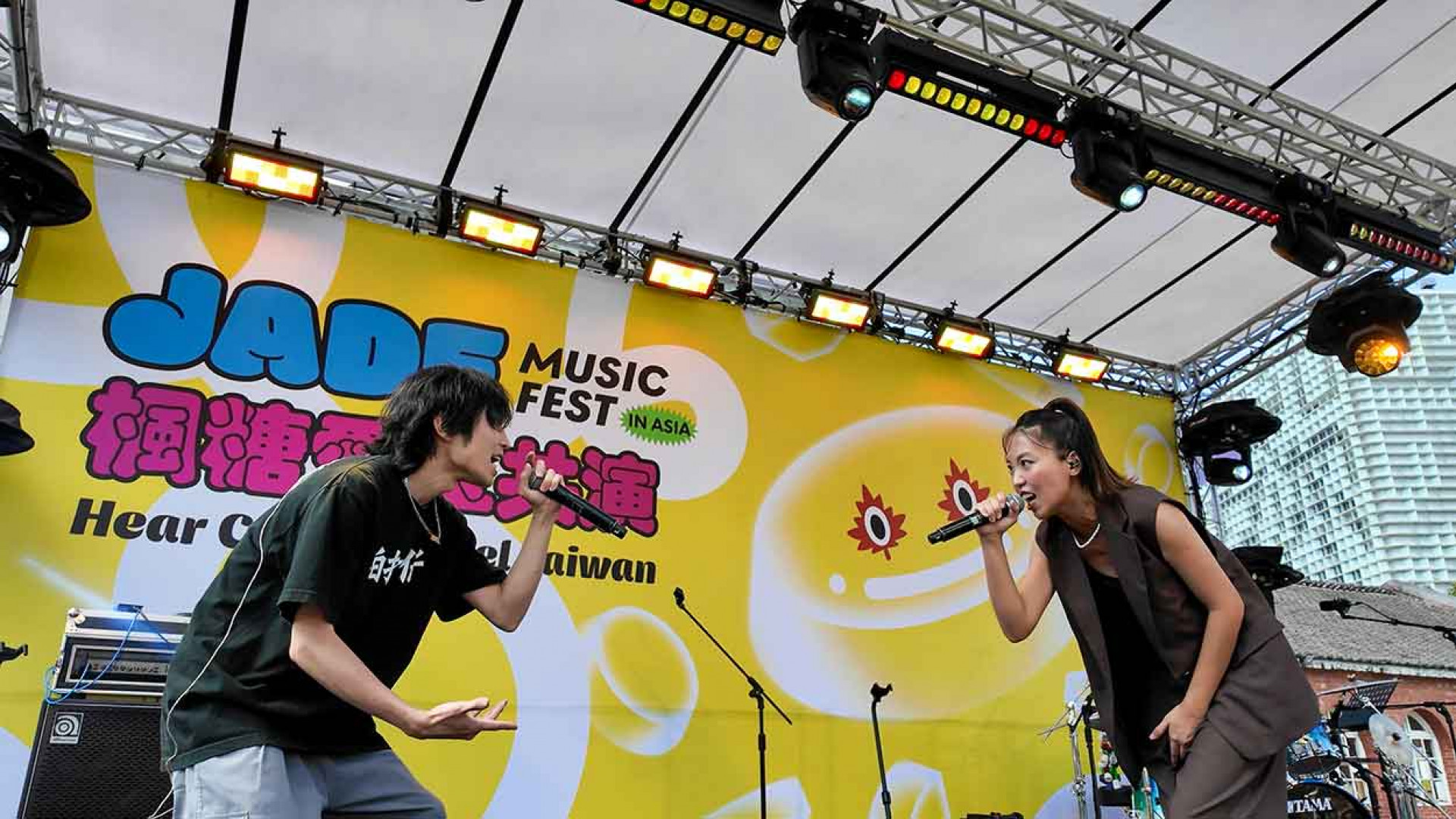 當天生日的芮鯊 RapShark 與來自日本大阪的饒舌歌手 Sheng Tai 同台演出