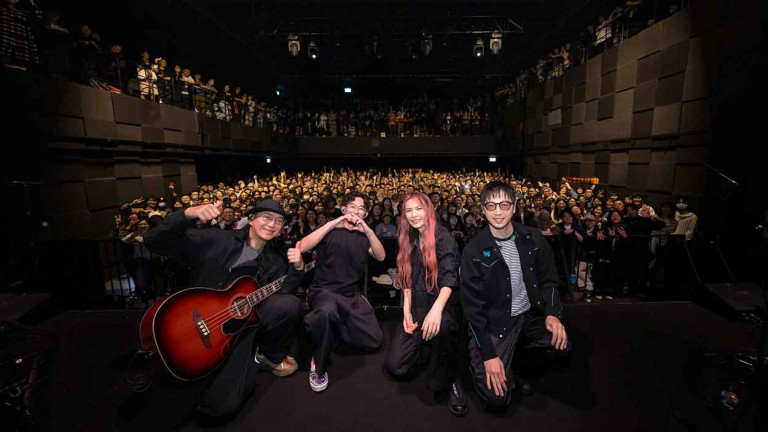 Tizzy Bac 二度挑戰ACOUSTIC編制巡演 惠婷曝AI 勸敗買琴 前源靠「睡眠學習法」備戰