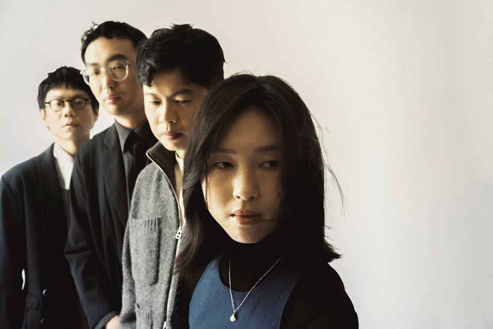 從小被誤認蔡依林！淺堤主唱蔡依玲正式更名「 SOHAM」（左起鼓手堂軒、主唱兼吉他手SOHAM 、貝斯手方博、吉他手紅茶）（湯與海音樂 提供）