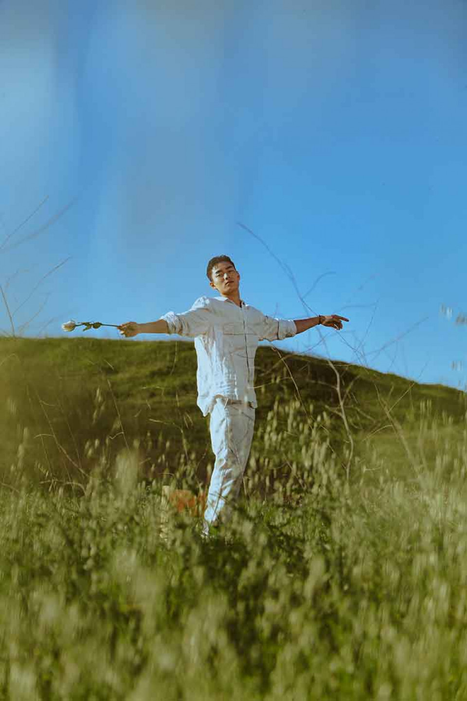 須弘道《小點點》英文版〈LITTLE A LITTLE〉MV化身青春公路電影：最難忘青春旅程  (粹譜藝人經紀 提供)