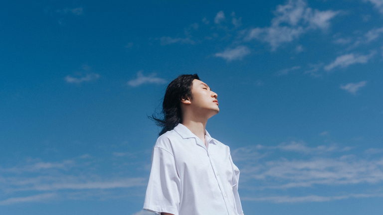 新生代創作人安小博 Amber 推出民謠新作《天氣離散學》攜手金曲組合「尋人啟事」Dodo獻聲