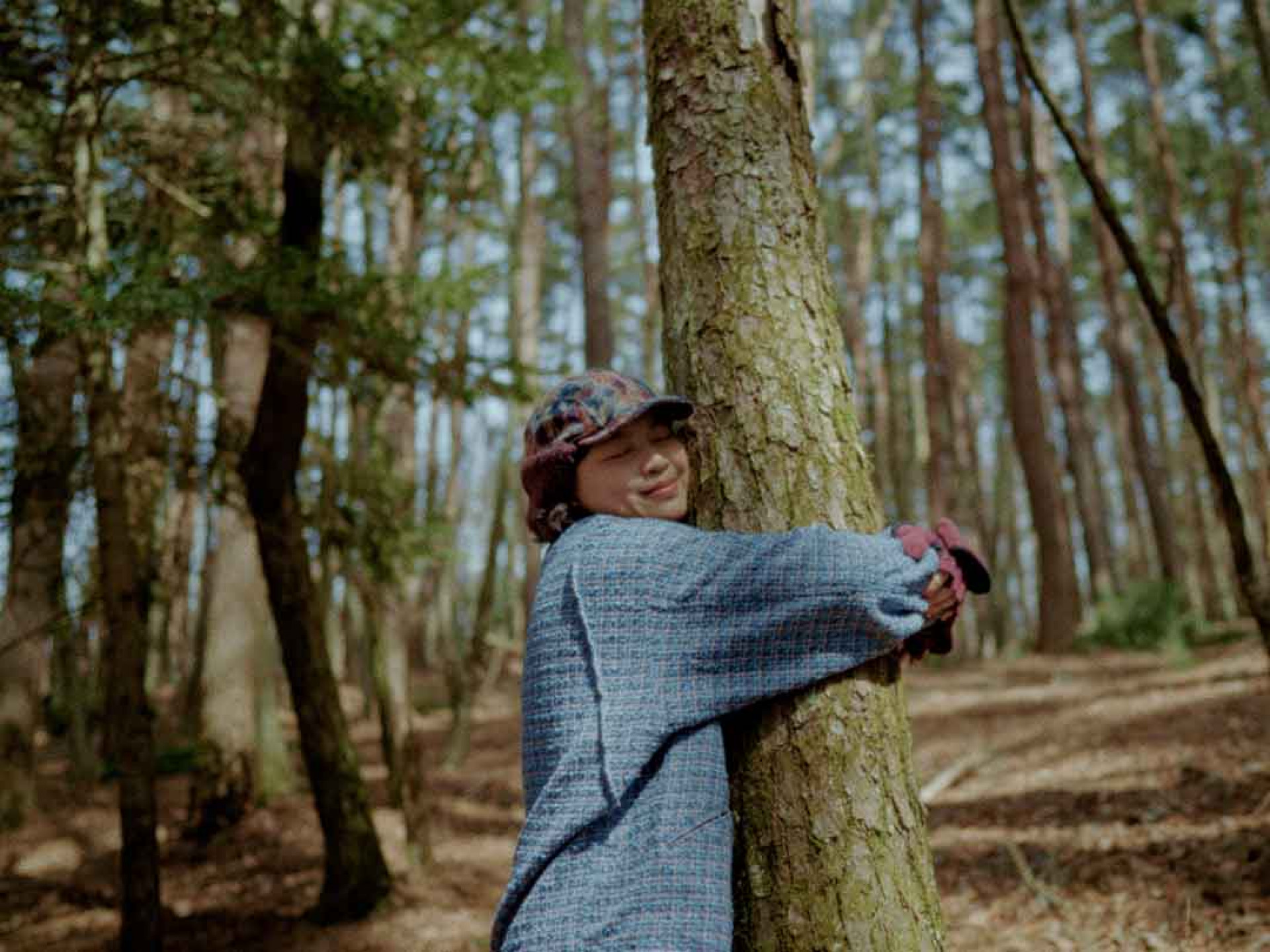 JOYCE 就以斯赴日拍 MV 導演曝：「第一次見面就像命中注定」